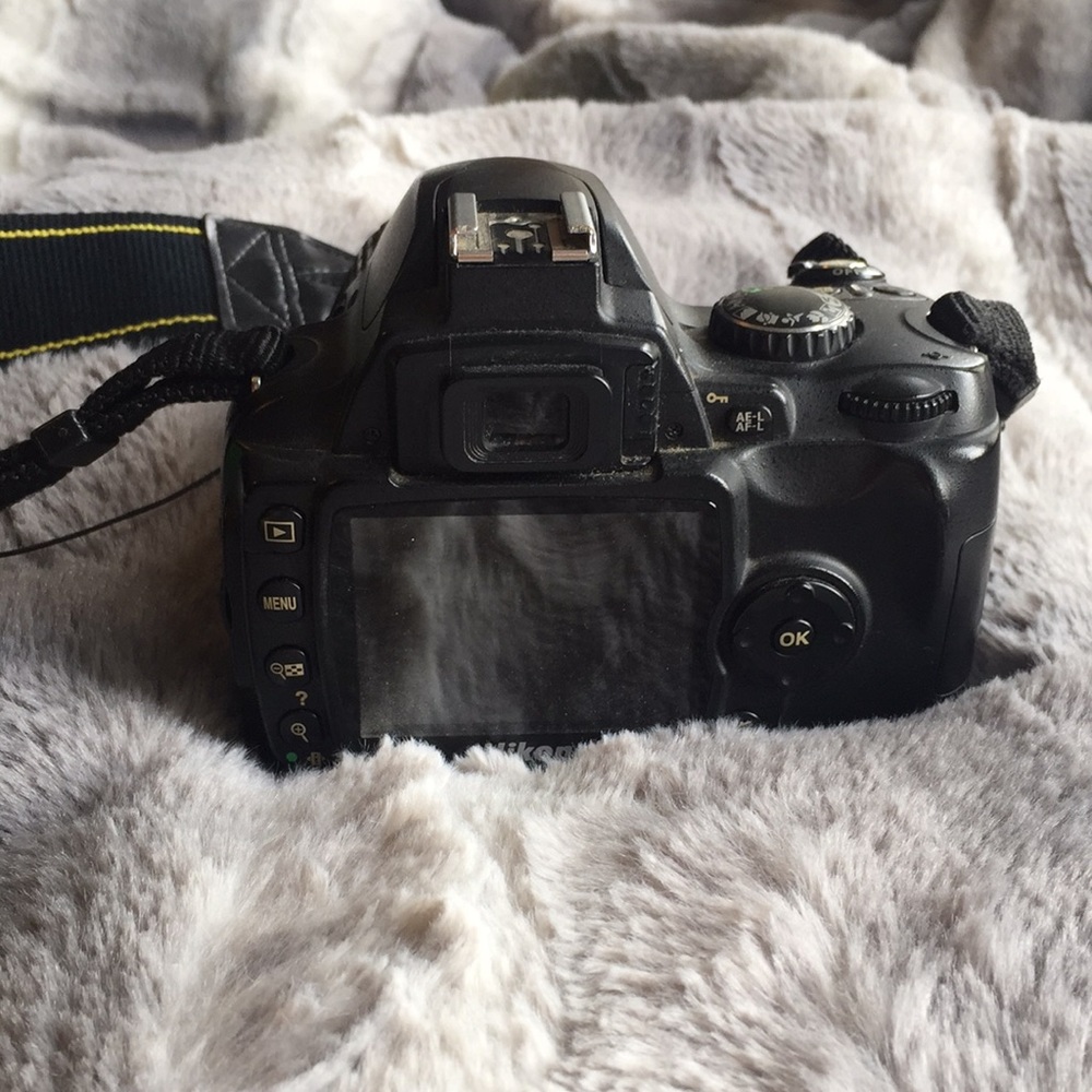 Nikon Camera - Picture 3 of 5